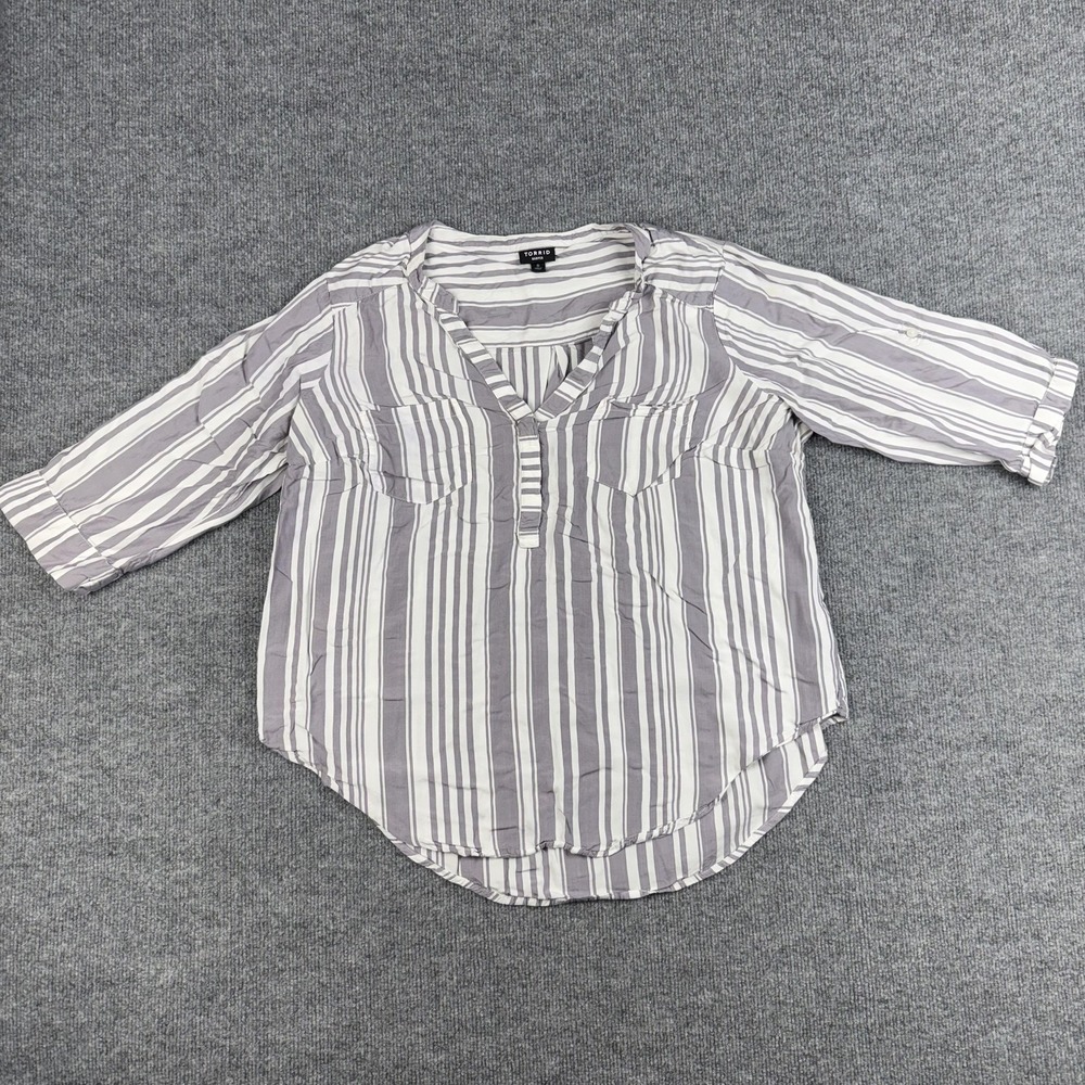 Torrid Shirt Womens 0 Gray White Striped Harper Henley 3/4 Roll Tab‎ Top Blouse